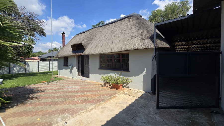 3 Bedroom Property for Sale in Geelhoutpark North West